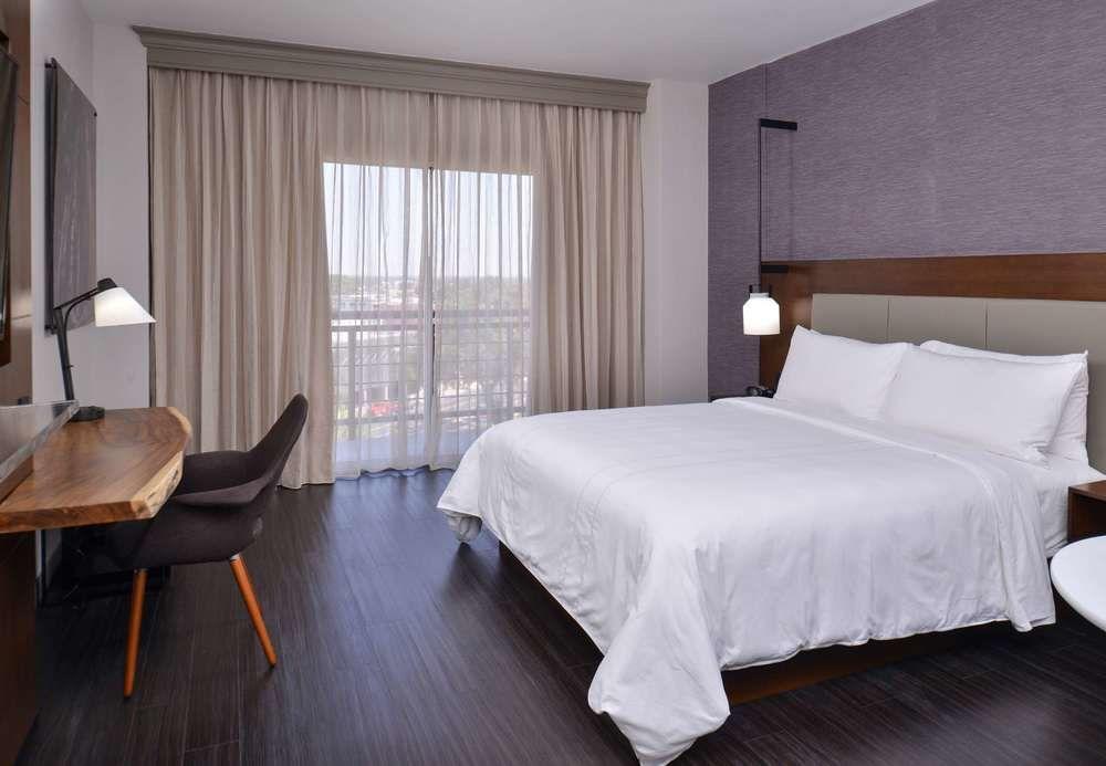 ไวเซเลีย แมริออท แอท เดอะ คอนเวนชั่น เซ็นเตอร์ Hotel ภายนอก รูปภาพ