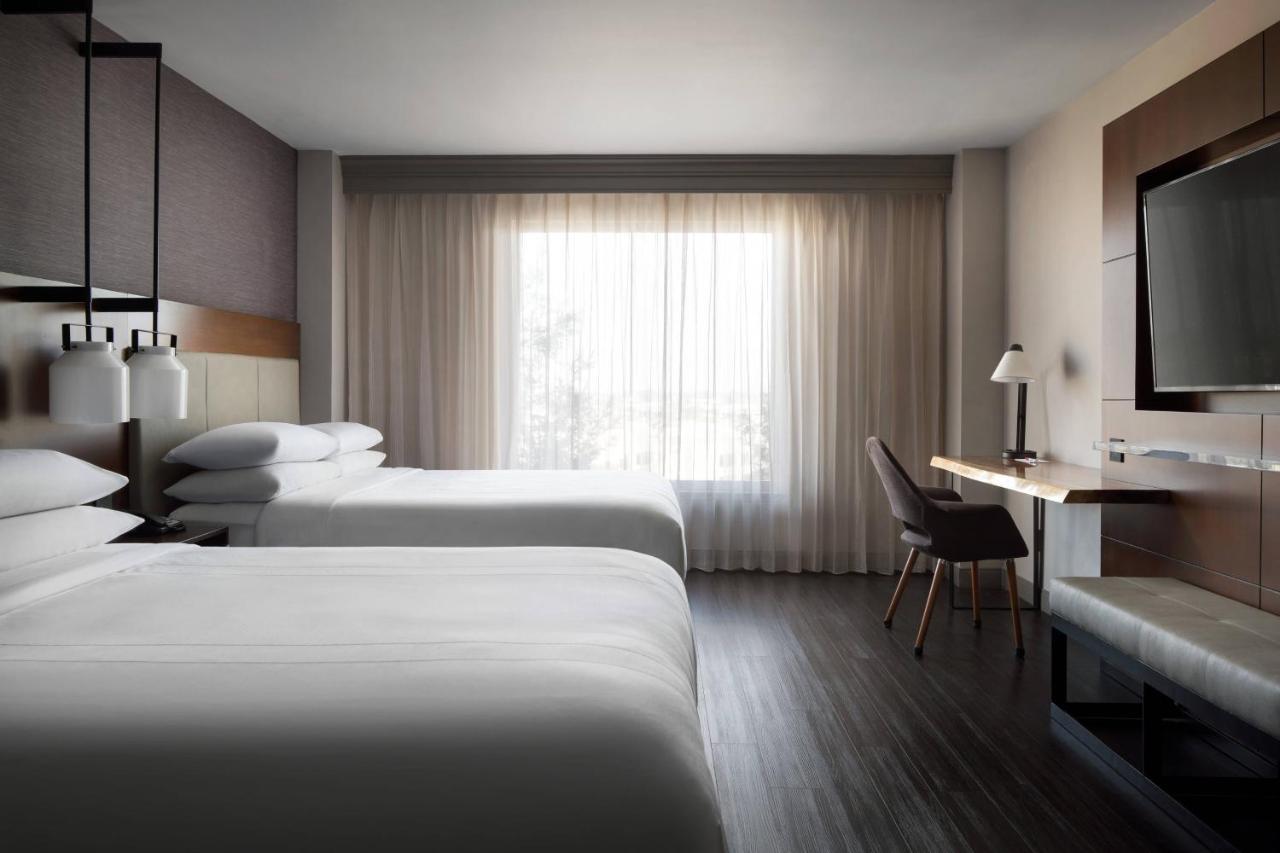 ไวเซเลีย แมริออท แอท เดอะ คอนเวนชั่น เซ็นเตอร์ Hotel ภายนอก รูปภาพ