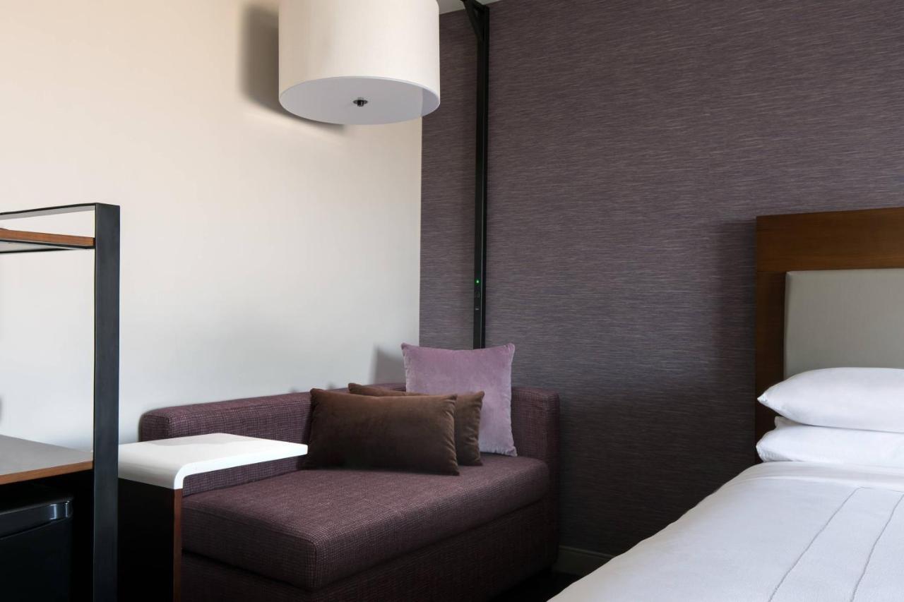 ไวเซเลีย แมริออท แอท เดอะ คอนเวนชั่น เซ็นเตอร์ Hotel ภายนอก รูปภาพ