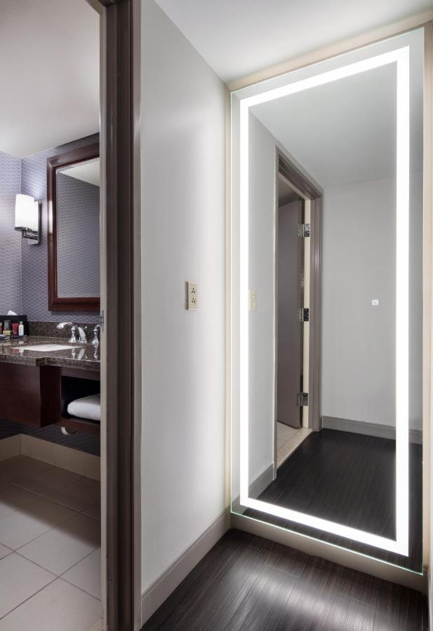 ไวเซเลีย แมริออท แอท เดอะ คอนเวนชั่น เซ็นเตอร์ Hotel ภายนอก รูปภาพ