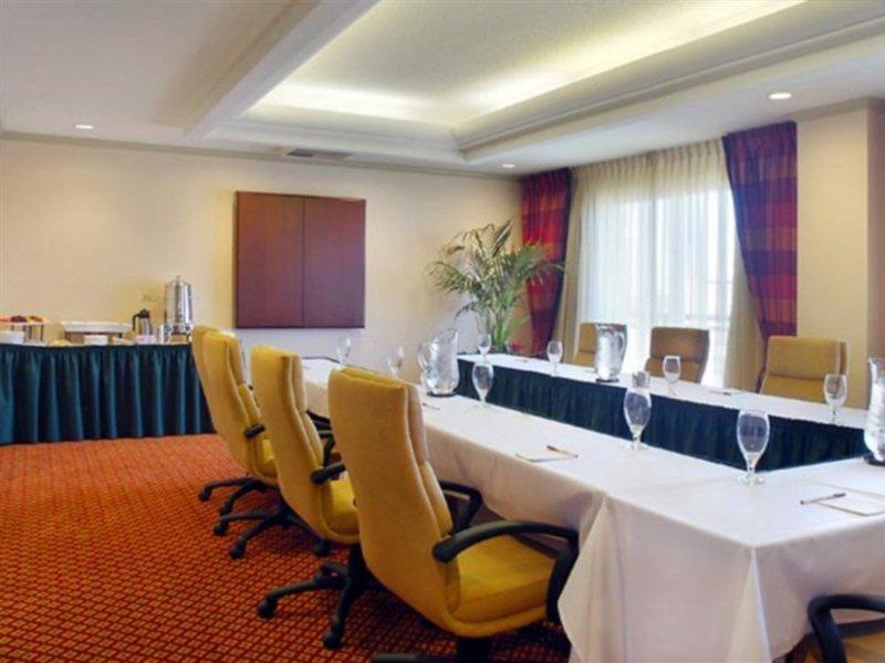 ไวเซเลีย แมริออท แอท เดอะ คอนเวนชั่น เซ็นเตอร์ Hotel ภายนอก รูปภาพ