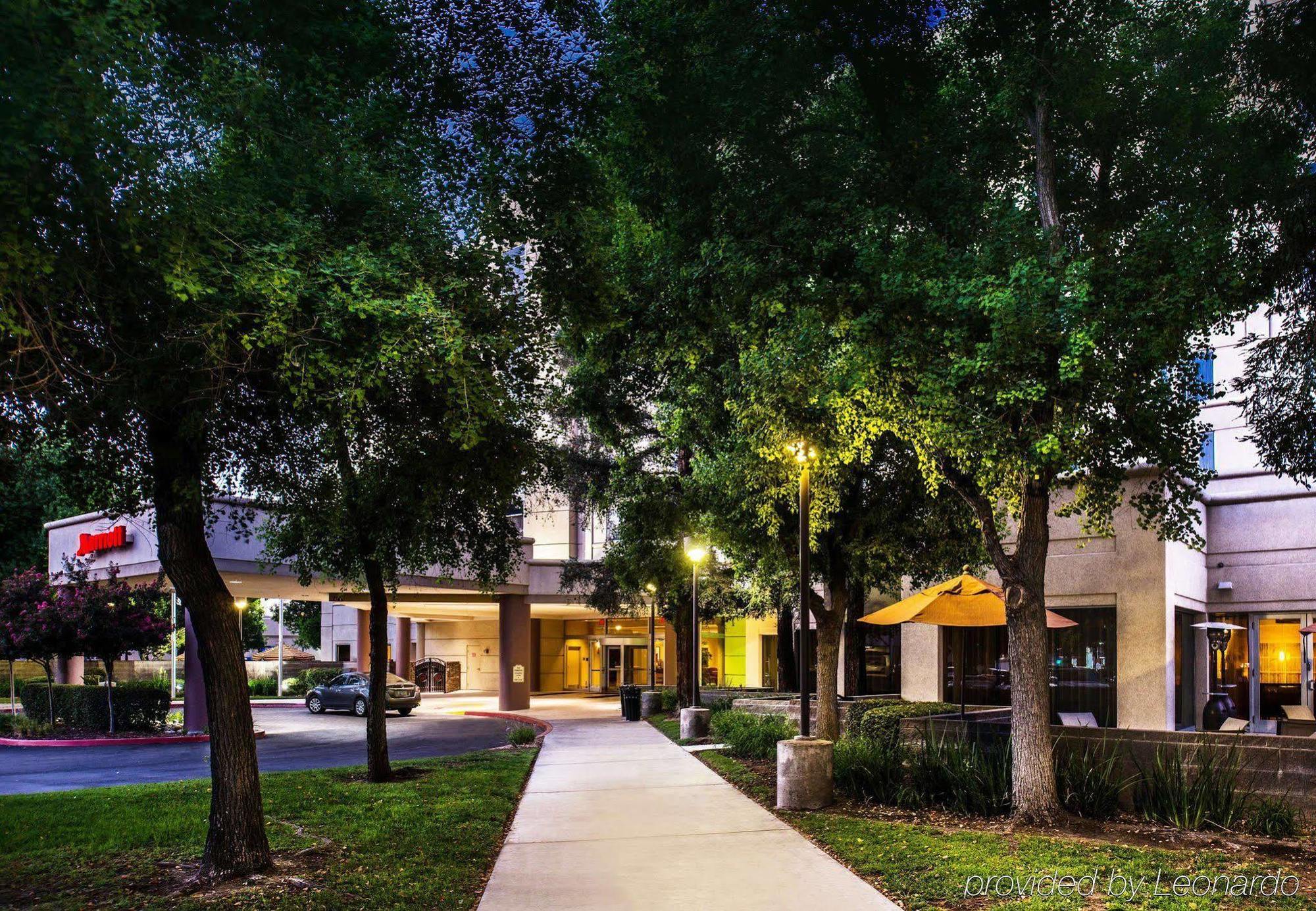 ไวเซเลีย แมริออท แอท เดอะ คอนเวนชั่น เซ็นเตอร์ Hotel ภายนอก รูปภาพ