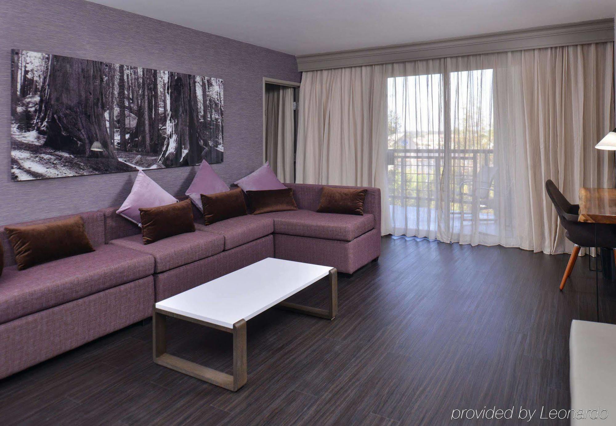 ไวเซเลีย แมริออท แอท เดอะ คอนเวนชั่น เซ็นเตอร์ Hotel ภายนอก รูปภาพ